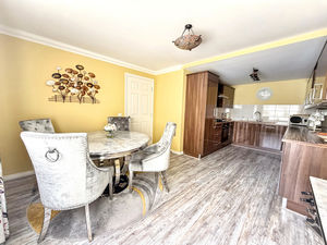 Kitchen dining pic 2- click for photo gallery